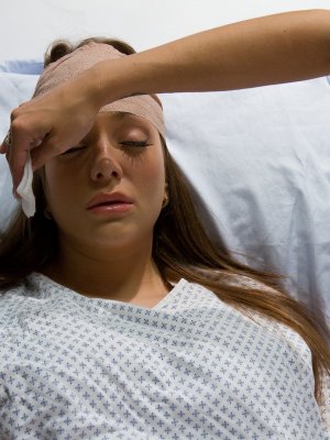 Медсестра лесбиянка соблазнилась возможностью сделать куни красивой девушке