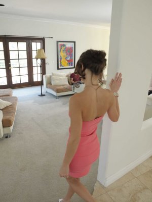 Мужчина с длинным членом засосал мамочку трахая ее в киску словно молодую девку