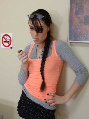 Саша Грей возбудила старика и потрахалась с ним