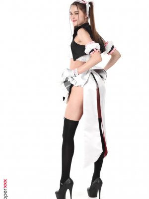 Красавица с косами мастурбирует секс игрушкой в униформе снимая супер эротику