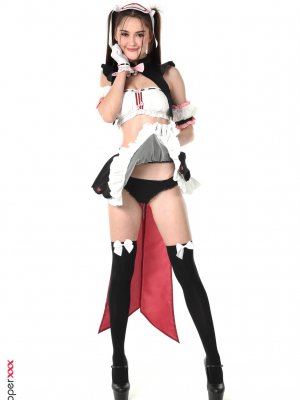 Красавица с косами мастурбирует секс игрушкой в униформе снимая супер эротику