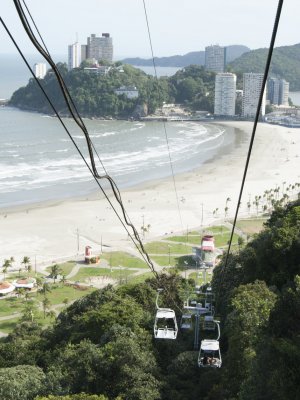 Засосал в губы жопастую латинку имея ее пизду верхом на члене