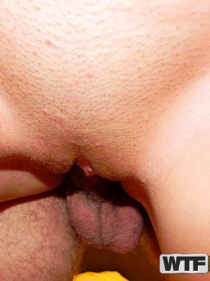 Рыжая худышка отсосала маленький хуец спустя час уговоров