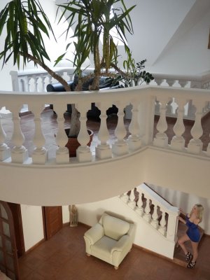 Лижи киску максимально умело и я приму тебя на работу