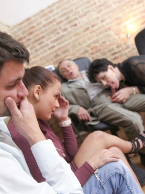 Муж и жена потрахались со зрелой парой в офисном помещении