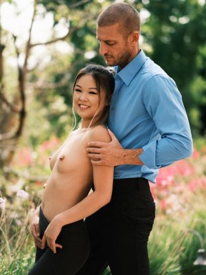 Если не пробовал трахаться в наполненной ванной, значит зря жил