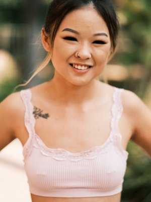 Если не пробовал трахаться в наполненной ванной, значит зря жил