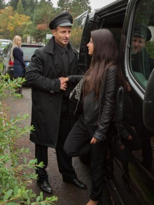 Королевский минет в машине для водителя моего муженька