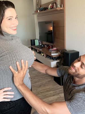 Подруга жены соблазнила меня своими огромными буферами и я засадил ей раком