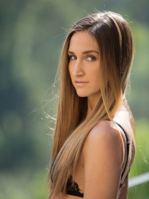 Ебем горячую жену босса с двойным проникновением за увольнение