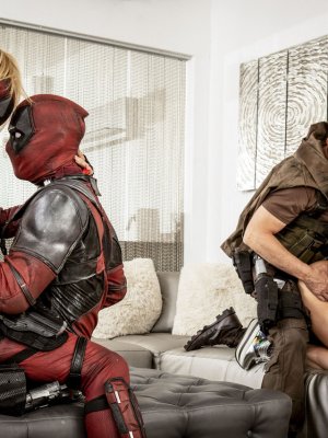 Косплей групповуха с красивыми блондинками