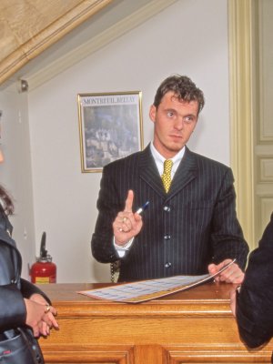 Романтическое свидание пошло под откос, девушку выебали во все дыры