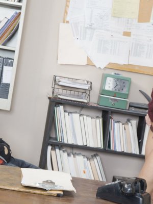 Студент должен или трахать преподшу или учиться, а не отдыхать в кресле