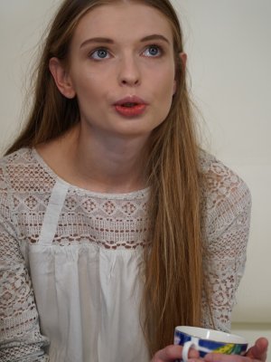 Препод жирный и старый, но надо трахаться, на носу экзамены