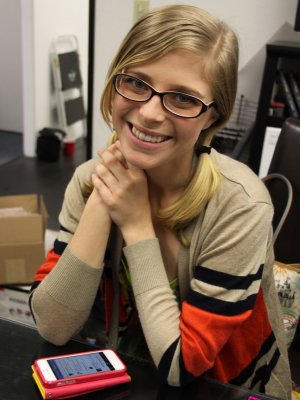 Жестко выебал рот студентки в очках