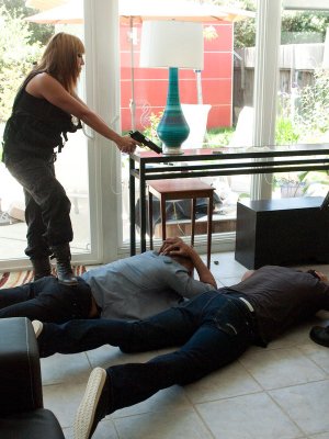 Бандиты трахаются с полицейскими телками