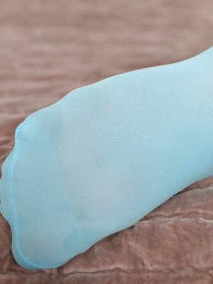 Уломал девушку друга на жесткий анал в колготках после разминки