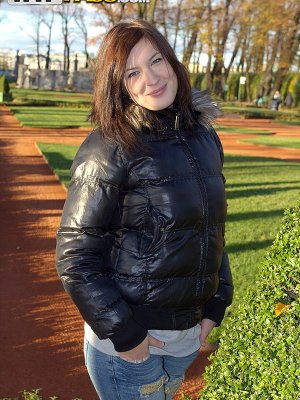 Просит девушку сосать член максимально глубже снимая любительские порно фото